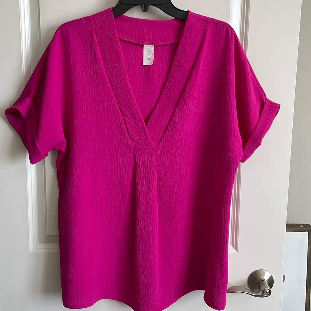 Women’s fuchsia pullover V-neck cuffed short sleeve tunic (no tag) EUC